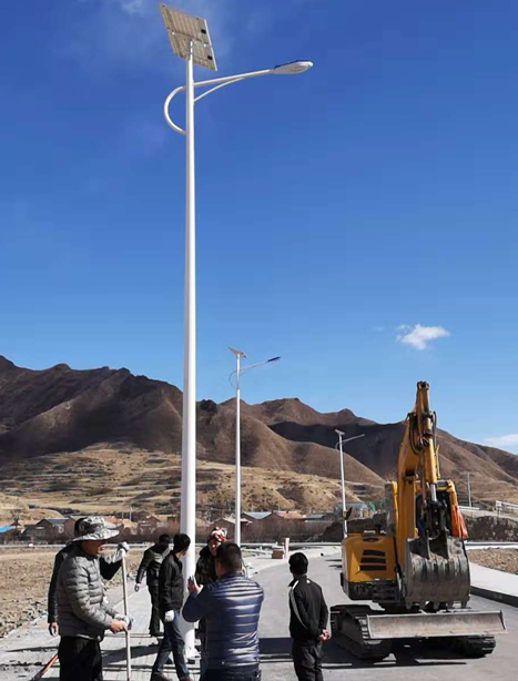 甘南碌曲10米正宁太阳能路灯项目