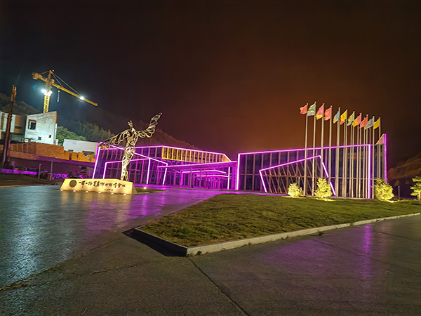 城市亮化是现代城市建设的重要组成部分,它不仅可以美化城市的夜景,还能提升城市的整体形象。随着科技的不断进步,城市亮化也得到了更多的关注和创新。本文将介绍一些关于城市亮化的创意和技术,帮助读者了解城市亮化的重要性以及如何进行正宁城市亮化的规划和实施。 城市亮化是现代城市建设的重要组成部分,它不仅可以美化城市的夜景,还能提升城市的整体形象。随着科技的不断进步,城市亮化也得到了更多的关注和创新。本文将介绍一些关于城市亮化的创意和技术,帮助读者了解正宁城市亮化的重要性以及如何进行正宁城市亮化的规划和实施。